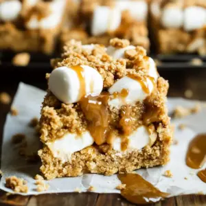 Gooey Biscoff Crumb Bars